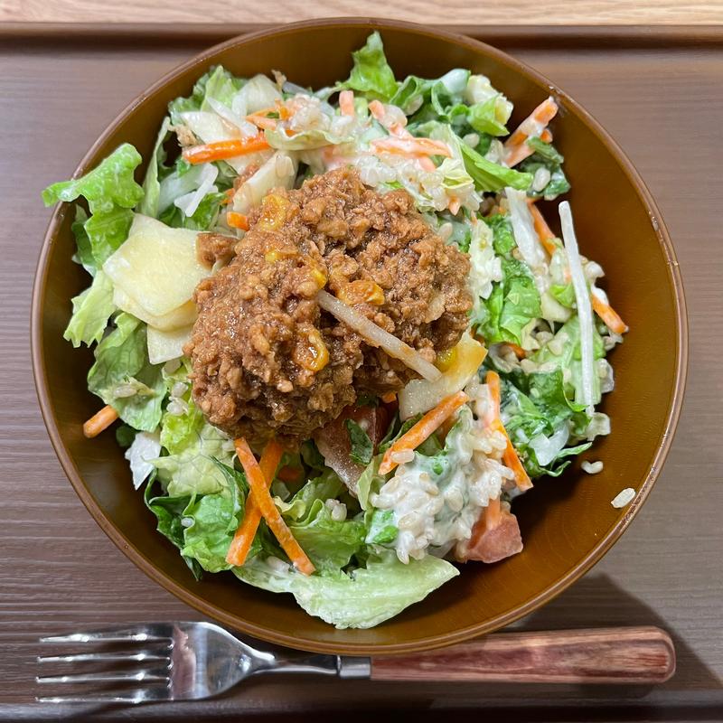 国産鶏ひき肉のキーマカレーサラダ(WithGreen 名古屋ラシック店)