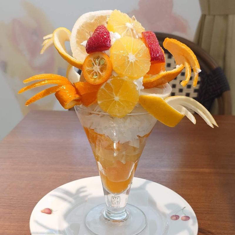 今月のパフェ(果実園リーベル 目黒店)