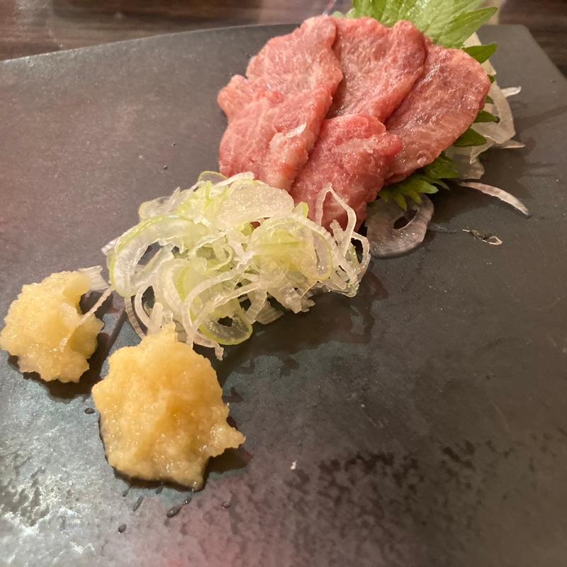 馬刺し(霜降り)(ホルモン酒場)