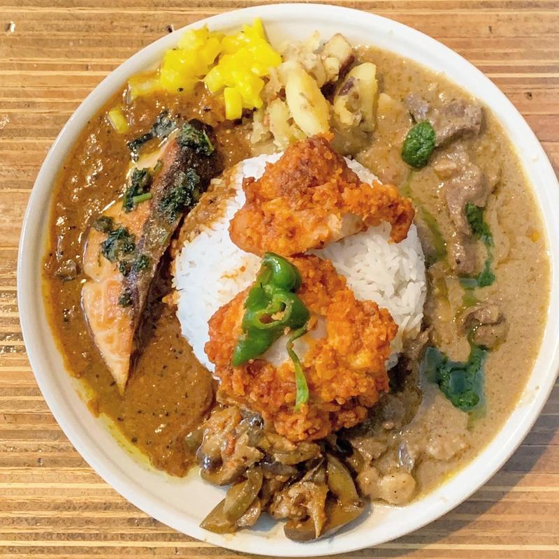 SPECIAL CURRY PLATE(鰤カレー・バターチキン・ベジタブルサンバル)(BLOCK HOUSE 水曜カレー)