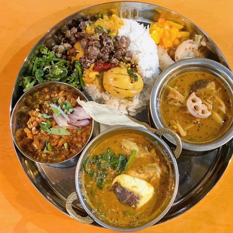 TODAY's CURRY PLATE(牡蠣と真鯛マスタード・ポークキーマ・サンバル)(BLOCK HOUSE 水曜カレー)