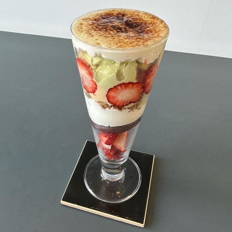 古都華いちごパフェ(Cafe funchana カフェ ファンチャーナ)