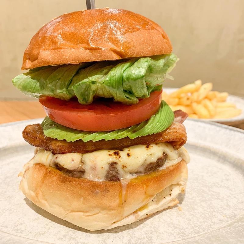 アボカドベーコンモッツァレラチーズバーガー(No.18 （ナンバージュウハチ）)