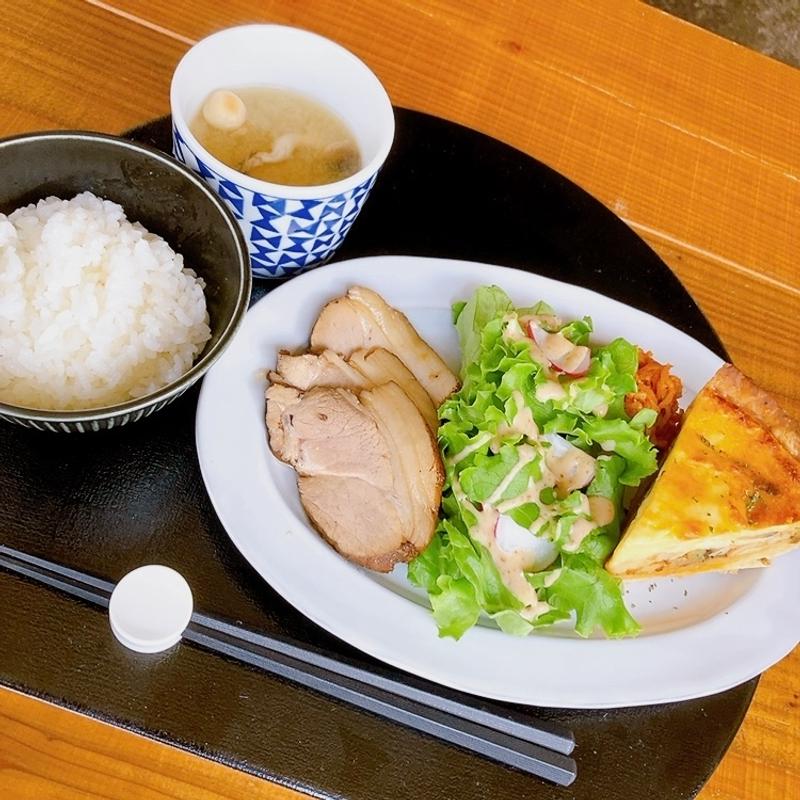 くろ定食(Luck CAFE & BAR)