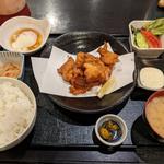 鶏唐揚げ定食(赤ちょうちん ぶらり)