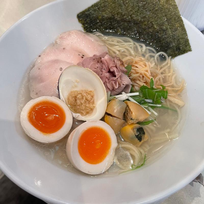 江戸前の貝の旨味そば　白(塩)(マグロ卸とマグロ丼の店ウミノイロ)