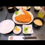 ランチかつ定食エビフライ付き(とんかつ勝 追浜本店)