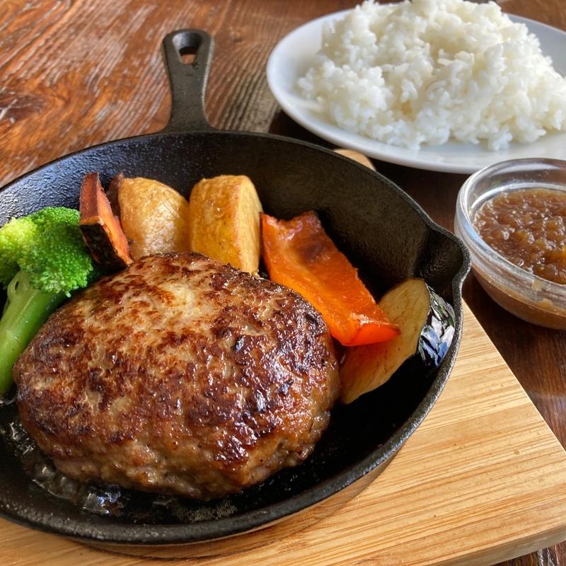 ハンバーグセット(RED&BLUE CAFE)