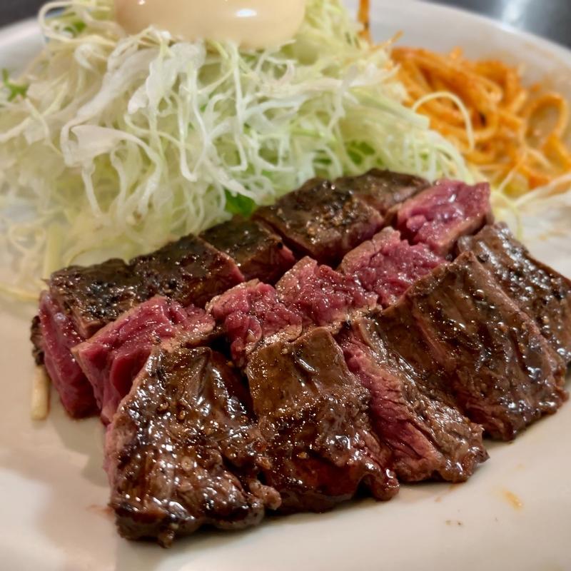 ビーフステーキ(ステーキハウス トライ)