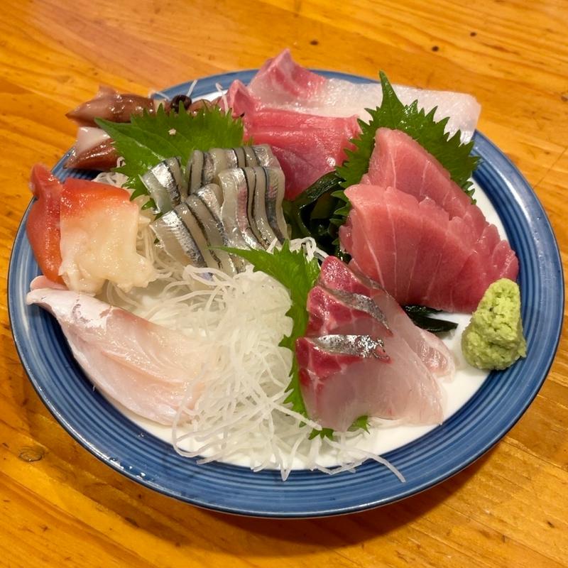刺身盛合せ(キッチン中居堀)