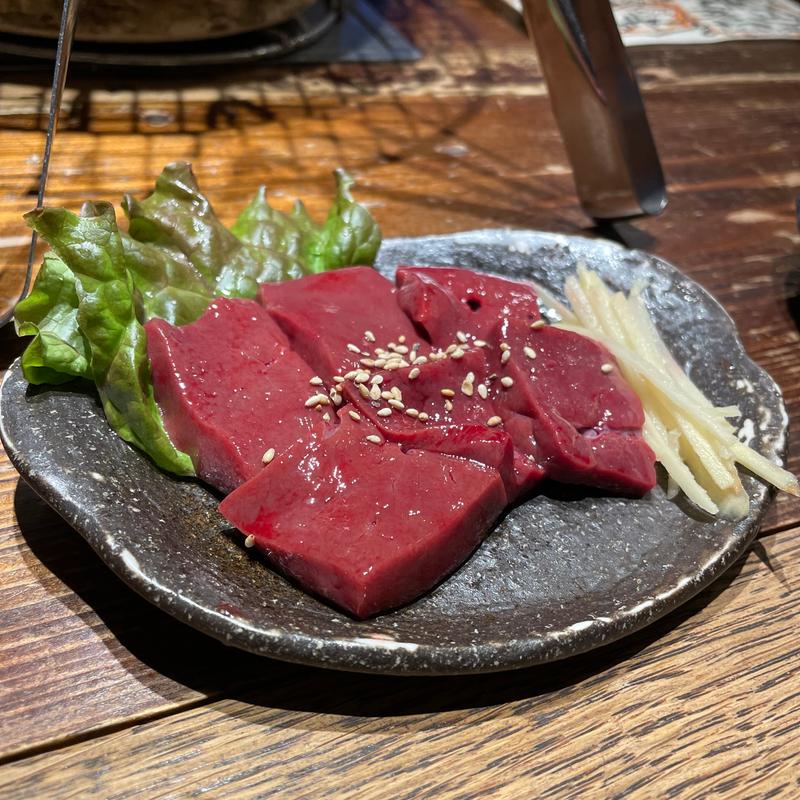 “名物 レバ塩”(ホルモン焼　炭蔵)