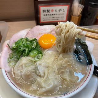 生卵入りチャーシューワンタン麺(空ノ色)