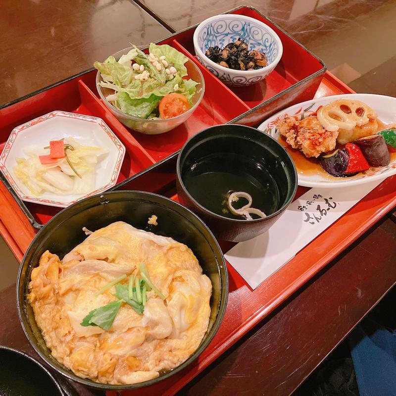 若鶏と九条ねぎの親子丼(さんるーむ 新宿サブナード店)