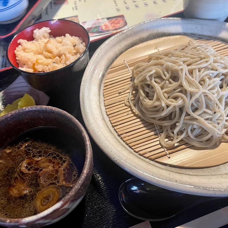 鴨南蛮と五目ご飯(出雲街道根雨宿二番館 そば道場たたらや （いずもかいどうねうしゅくにばんかん そばどうじょう たたらや）)