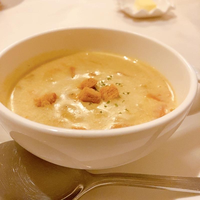 チキンのクリームスープカレー風味（ランチコース）(シェ・ルイーズ)