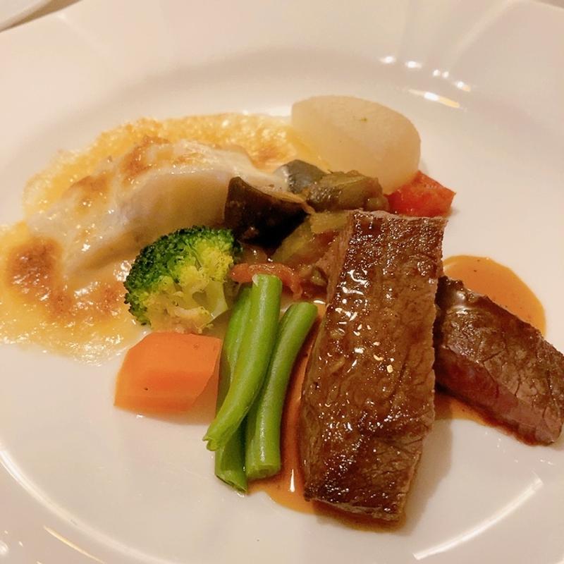 鱈のグラタン・牛モモ肉のステーキ（ランチコース）(シェ・ルイーズ)