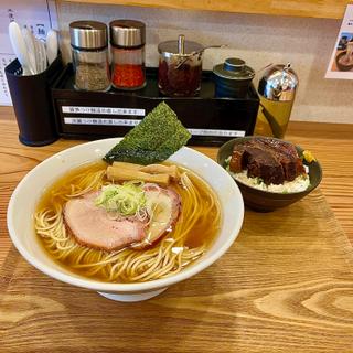 淡麗醤油らぁ麺(麺道 ひとひら)