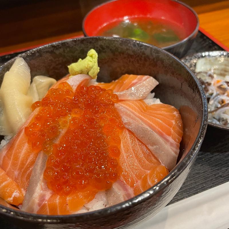 サーモンイクラ丼(たけ寿司)