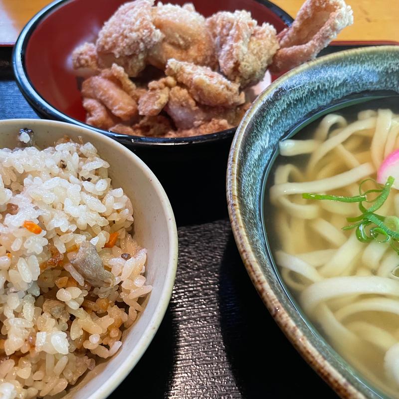 柔らかい骨なしからあげ定食(大助うどん )