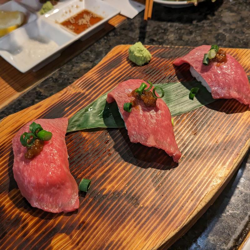 和牛炙り握り寿司(焼肉問屋 じゅう兵衛 本店)