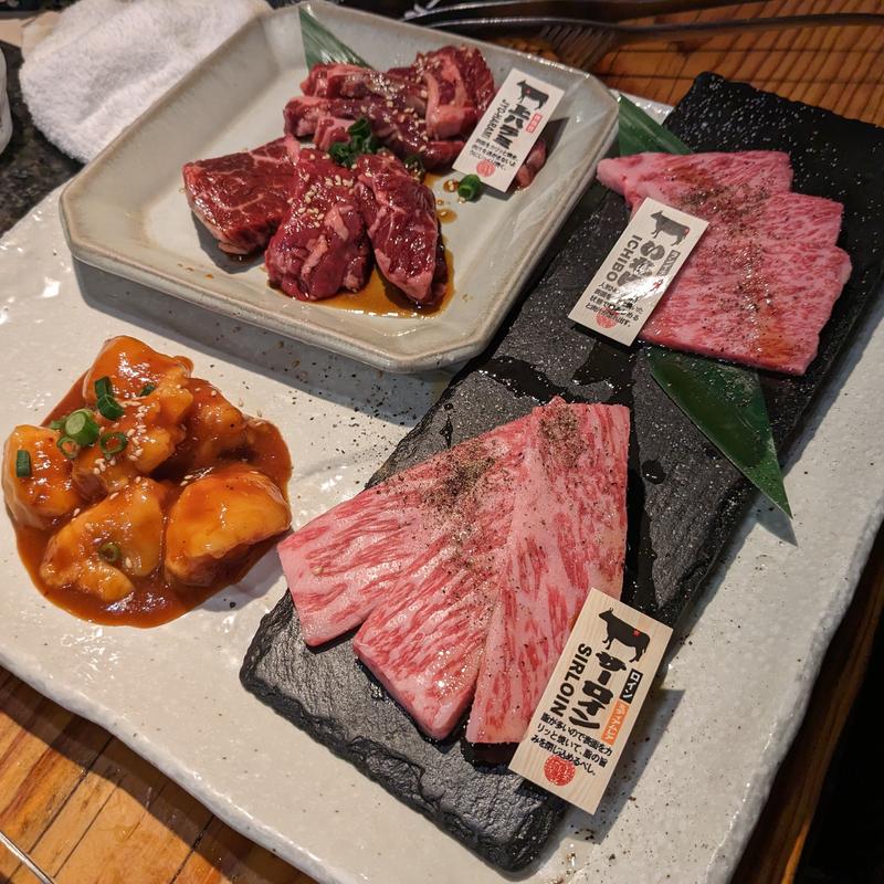イチボ、サーロイン、上ハラミ、マルチョウ(焼肉問屋 じゅう兵衛 本店)