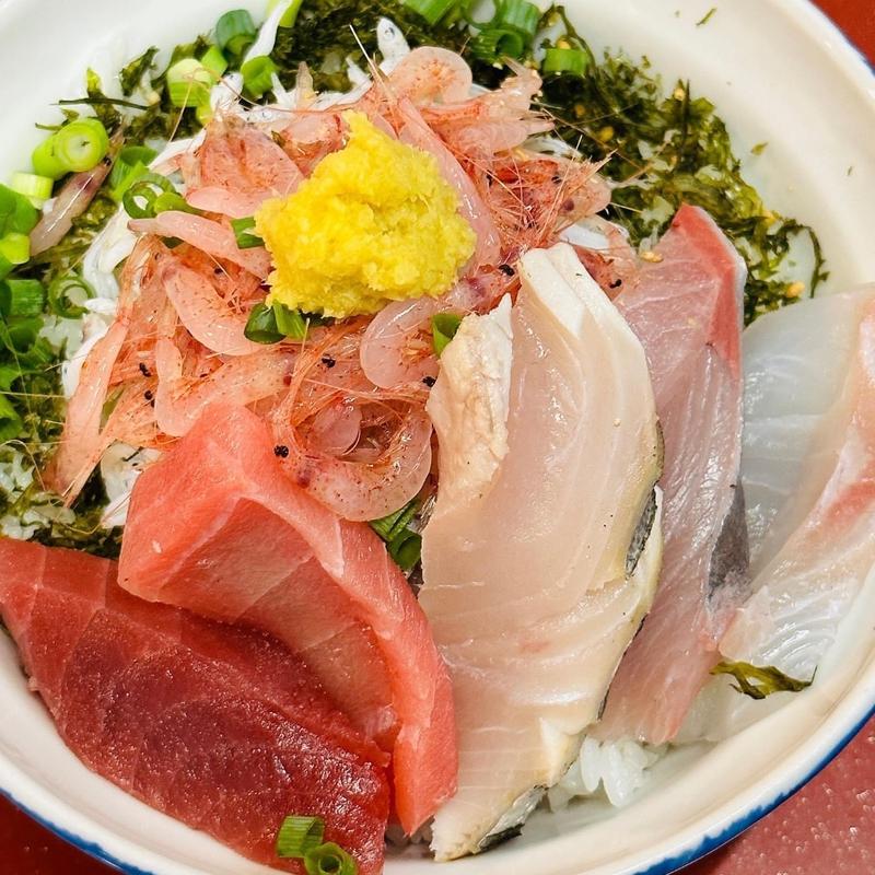 上海鮮しらす丼 生桜エビ(定食屋しゃもじ)