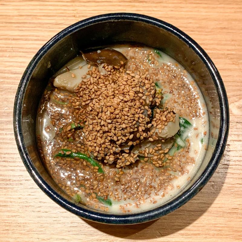 菜の花とあわびだけの胡麻浸し(虎ノ門 とだか)