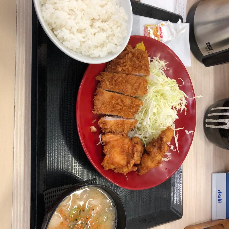 ロースカツ・唐揚げ定食(かつや 静岡御殿場店)