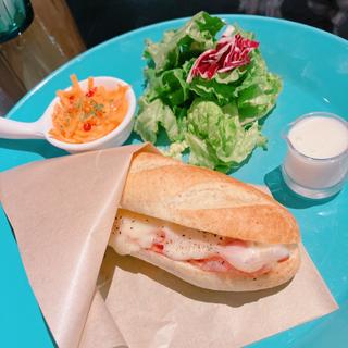 ハムと北欧チーズのサンドイッチ(オスロコーヒー 新宿サブナード店)