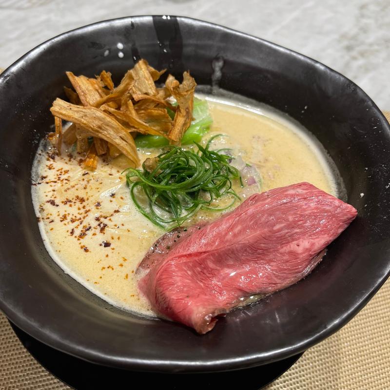 白トリュフ香る和牛ローストビーフのせ鶏白湯ラーメン(メンショー サン フランシスコ （MENSHO SAN FRANCISCO）)