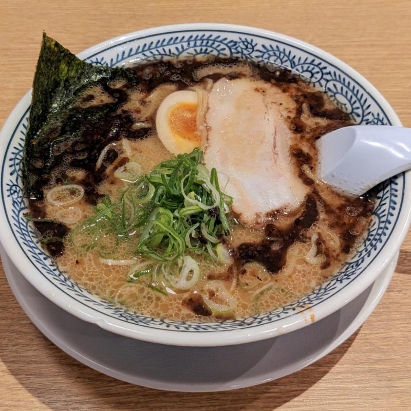熟成醤油 醤油とんこつ 黒(丸源ラーメン 茨木店)