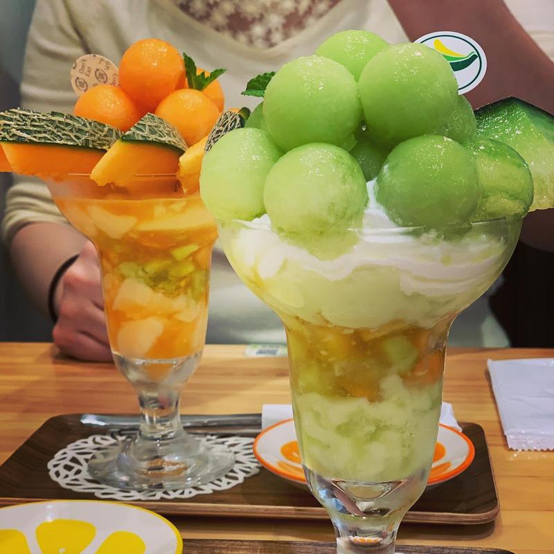 メロンパフェ 2色(フルーツすぎ 大塚本店)