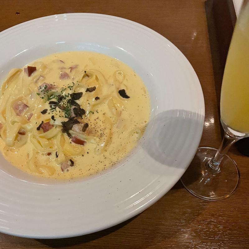 黒トリュフとカルボナーラ(AOI cafe（アオイカフェ）)