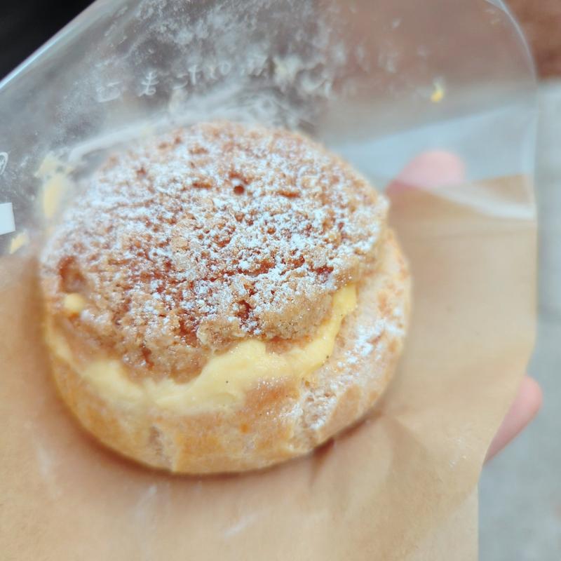 カスタードクッキーシュー(八ヶ岳のたまご)