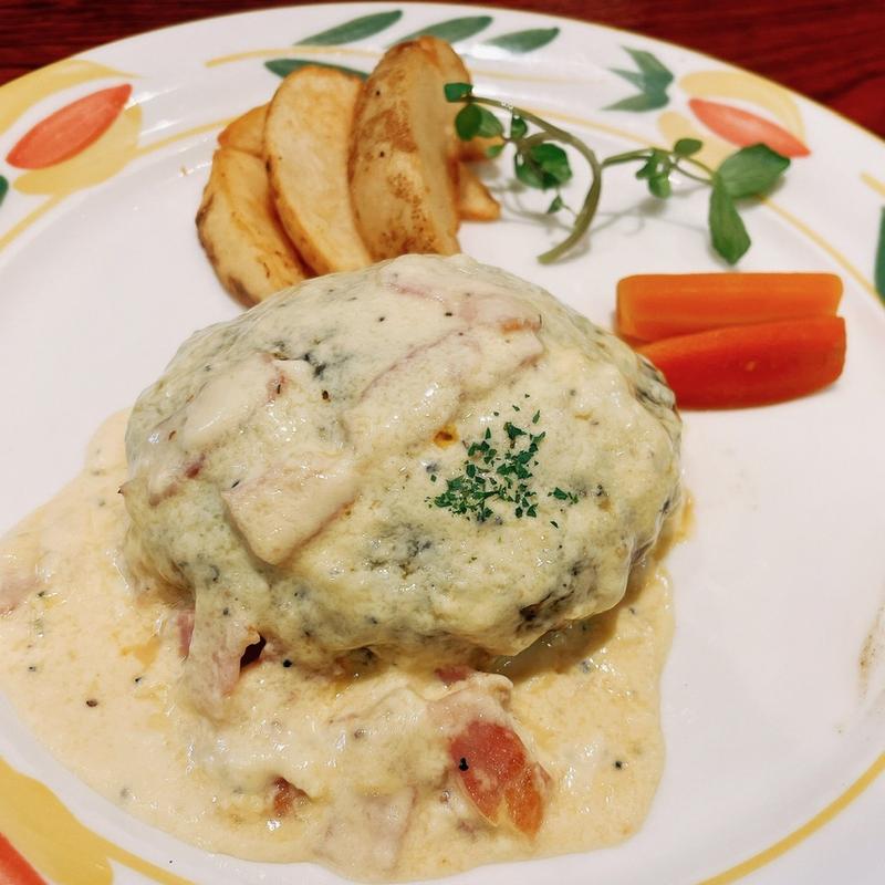 カルボナーラハンバーグ(手づくりハンバーグの店とくら京都三条店)