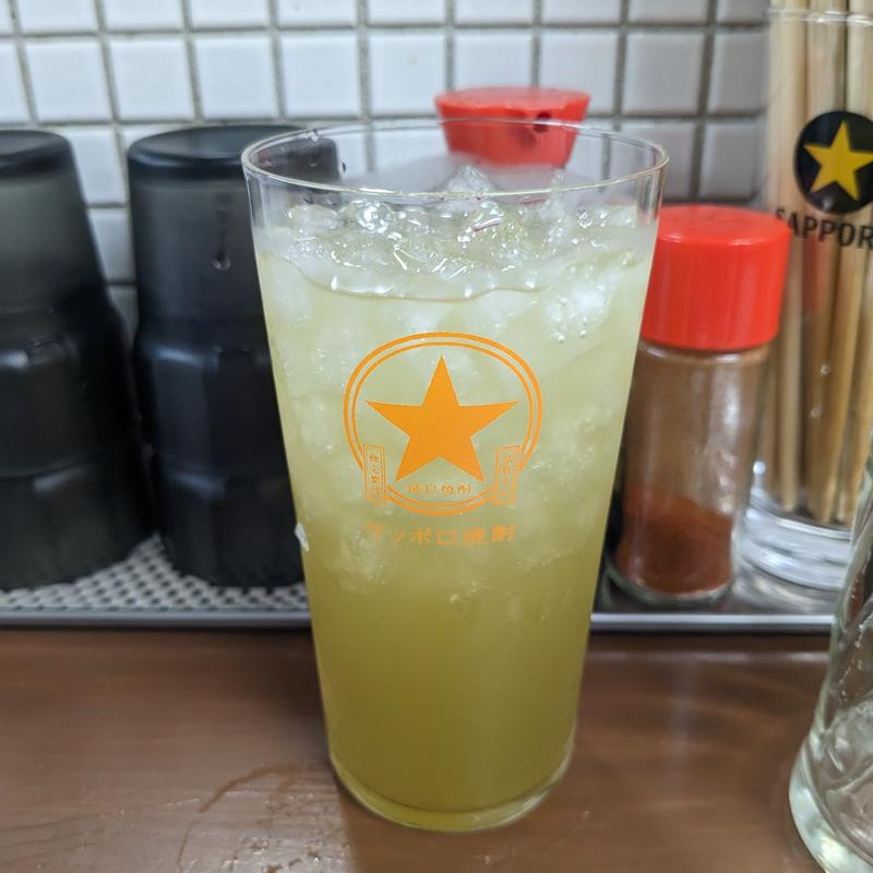緑茶ハイ(大衆食堂スタンドそのだ五反田店)