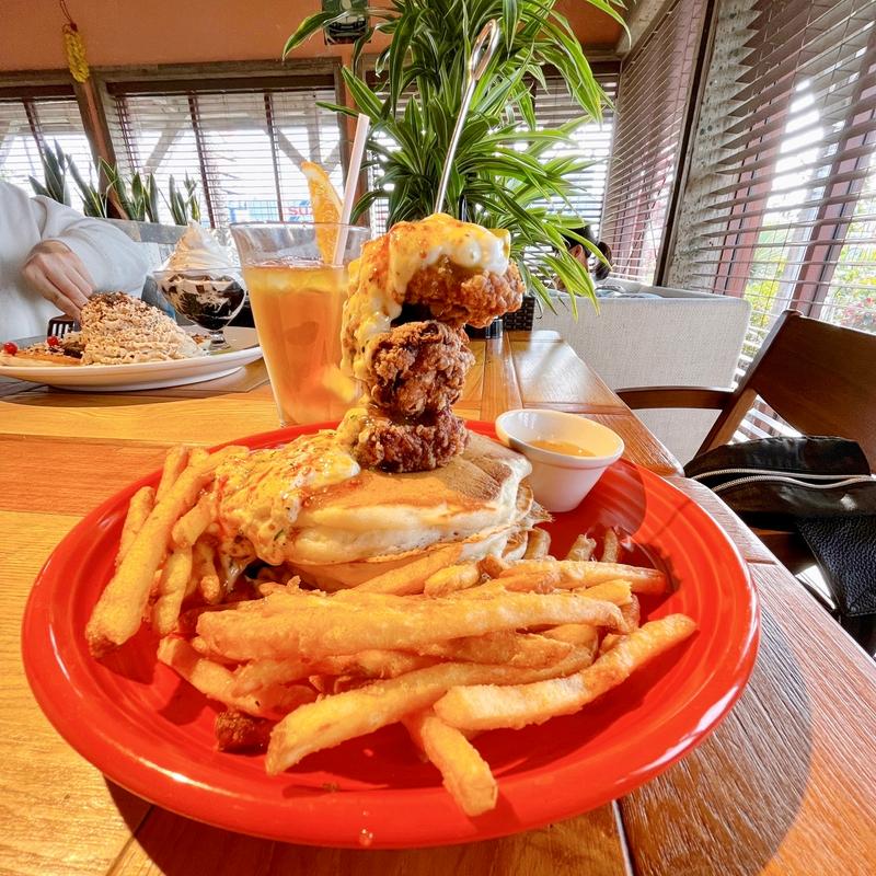 ハニーマスタードモチコチキンパンケーキ(コナズ珈琲水戸)