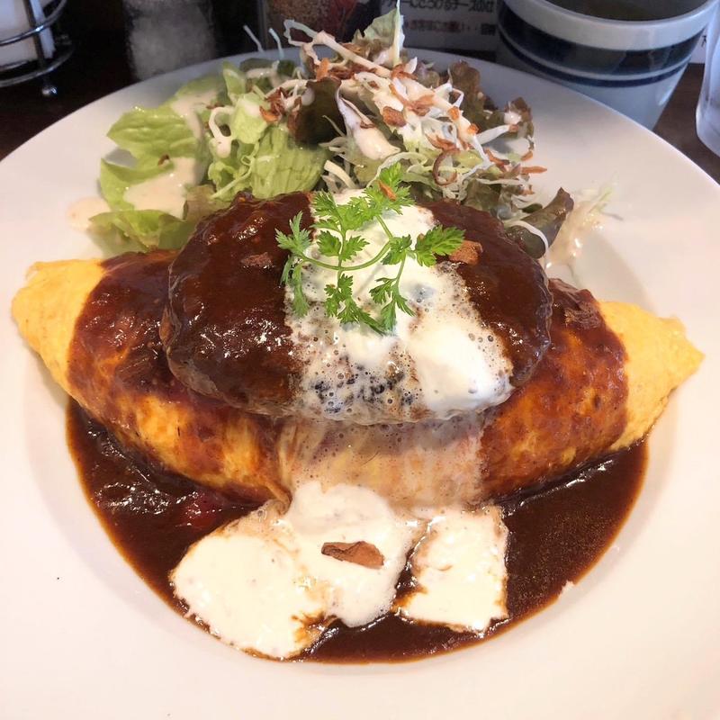 ハンバーグのせオムライス(美味卵家)