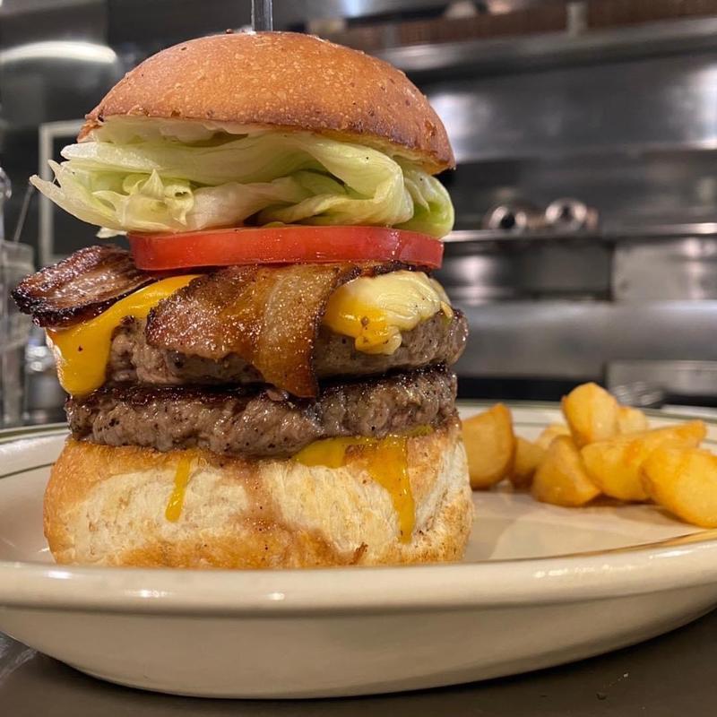 クワトロチーズバーガー 自家製ベーコン パティ(マンチズ バーガー シャック （MUNCH'S BURGER SHACK）)