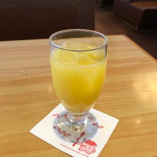 ソフトドリンク オレンジ（果汁100％）(とんでん 花畑店)