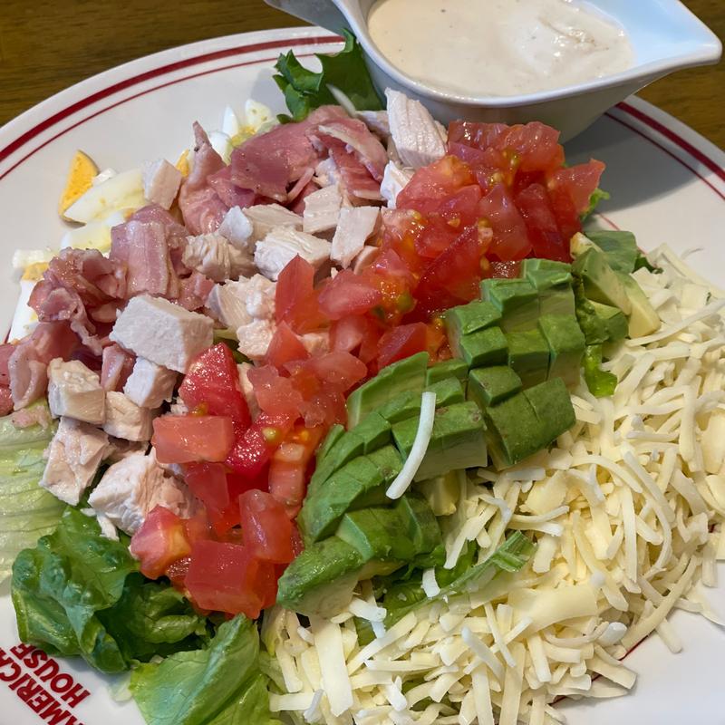 カリフォルニアコブサラダ(AMERICAN HOUSE グランベリーパーク店)