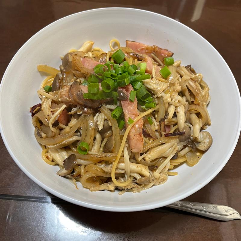 キノコとベーコンのパスタ(創作料理　我家)