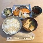 銀鮭塩焼定食(三州屋 飯田橋 （さんしゅうや）)