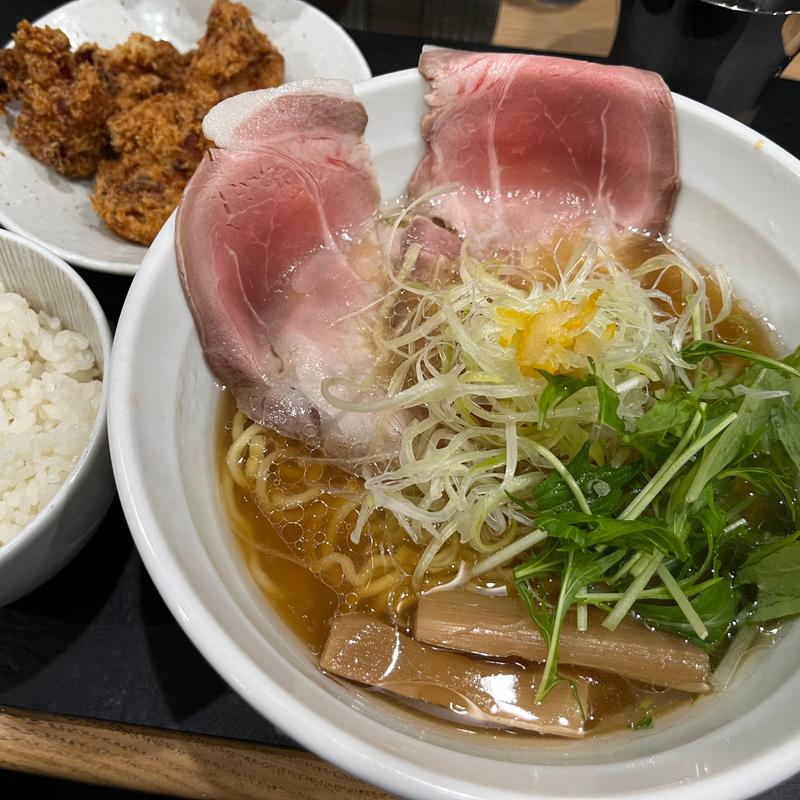 柚子醤油ラーメン(醤油らーめん ピース 本町店)