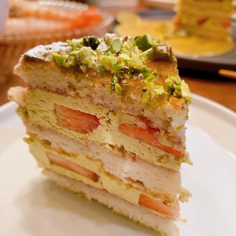 ピスタチオと苺のダコワーズ（12㎝）(セレステ （celeste）)