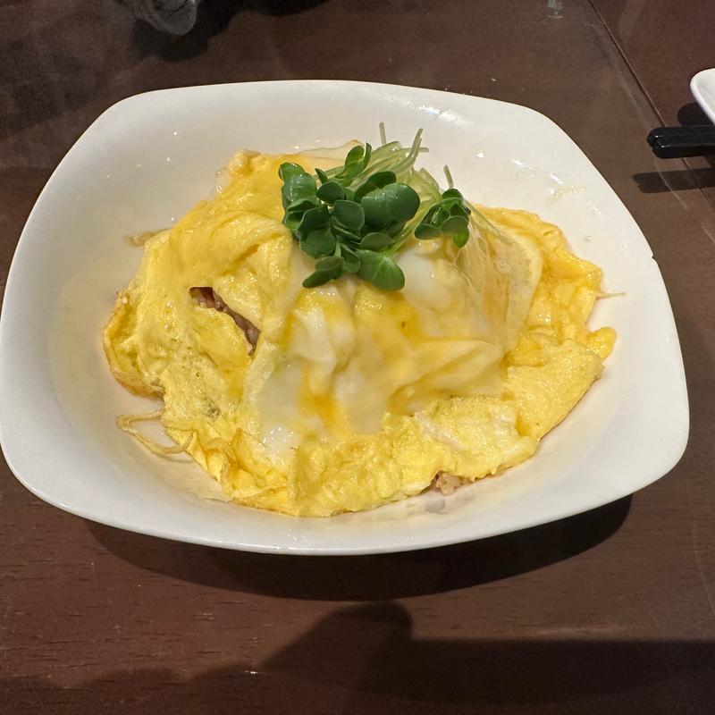 ピリ辛スパムのオムチャーハン(スモキチ )