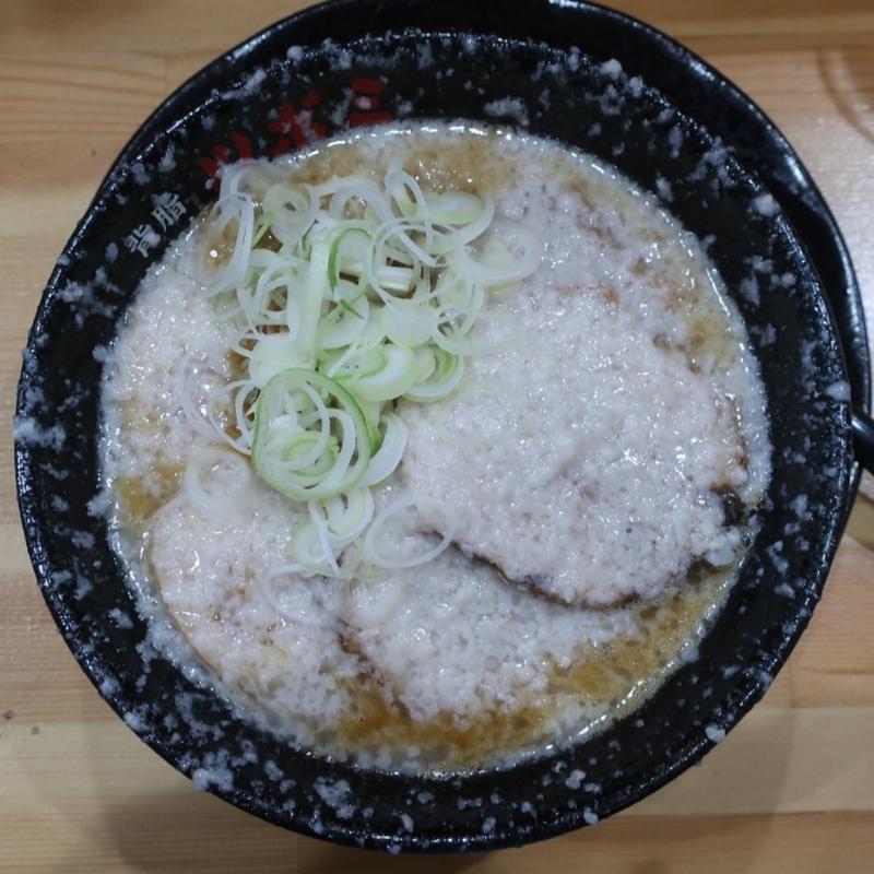 特製醤油ラーメン(背脂の魔術師ツボミ)