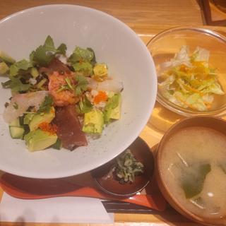 鮪とアボガド丼(おぼん de ごはん )