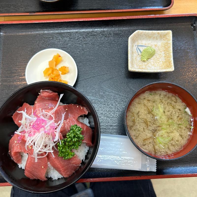 世界最北の黒マグロ中トロ丼(みなと市場 小松鮪専門店 （コマツマグロセンモンテン）)