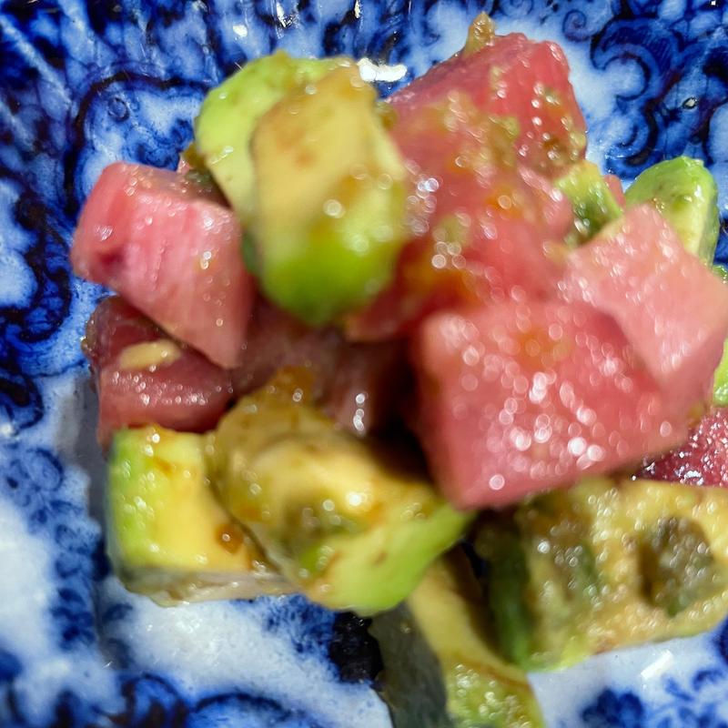 まぐろとアボガドのサラダ(酒蔵 森下)